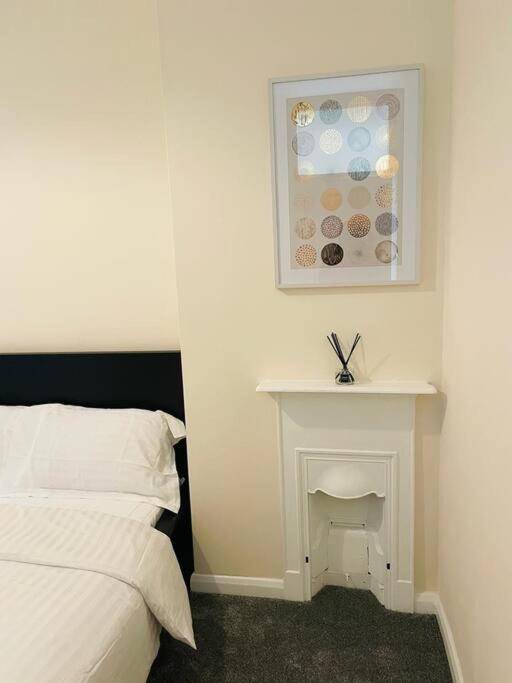 Superb And Comfortable 3Bd Home In Dagenham Buitenkant foto